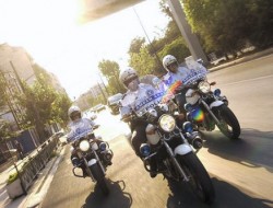 Греческие полицейские сдаются